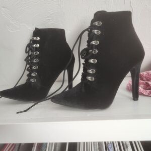 Heeled boot